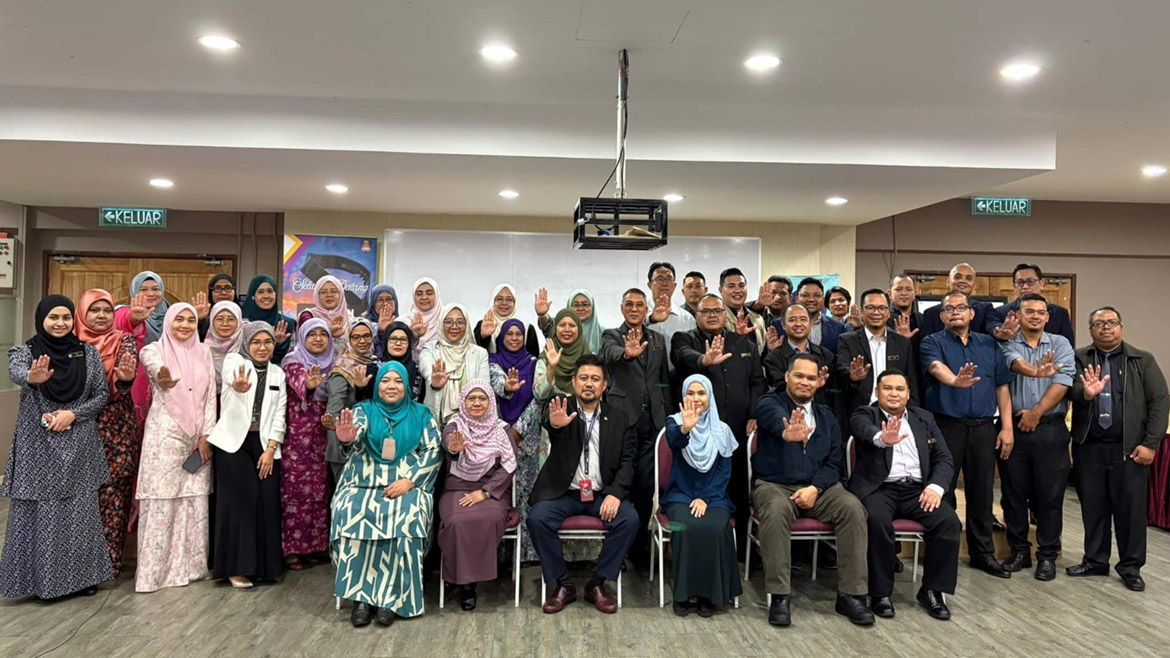 FORUM KURSUS PENGURUSAN TATAKELAKUAN STAF SELIAAN ANJURAN BAHAGIAN INTERGRITI (BIn) UiTM